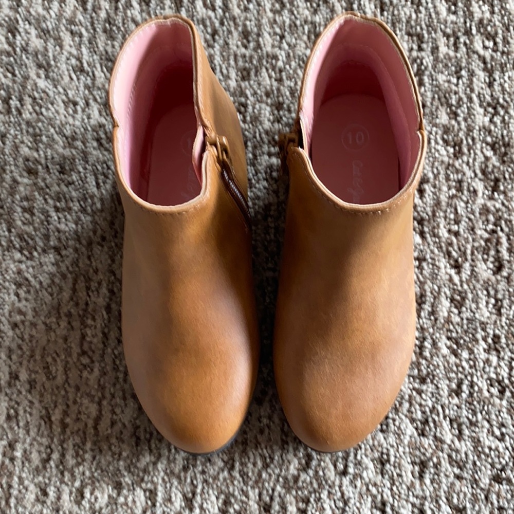 Cute Caramel Booties